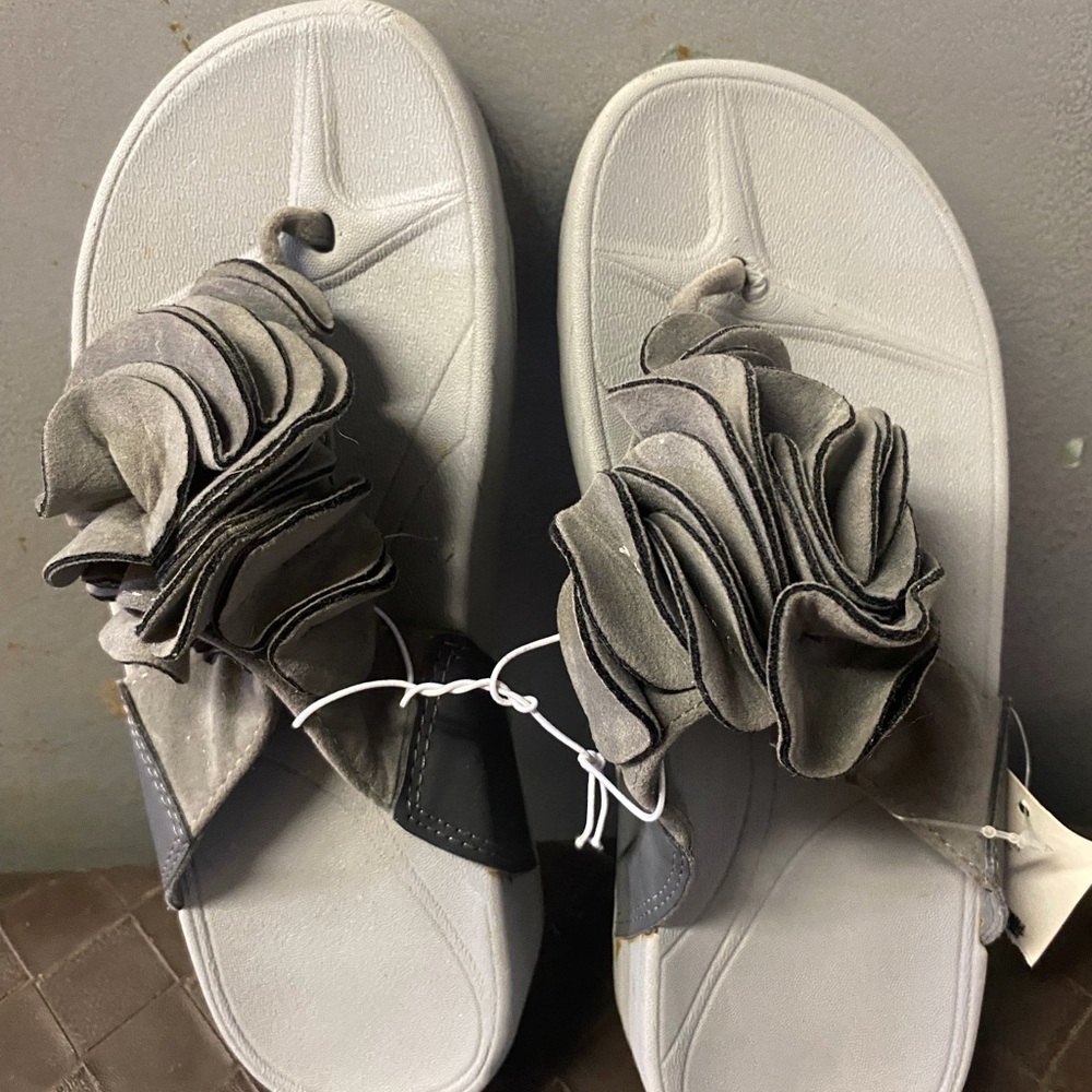 Ariat Gray Floral Appliqué Slide Sandals